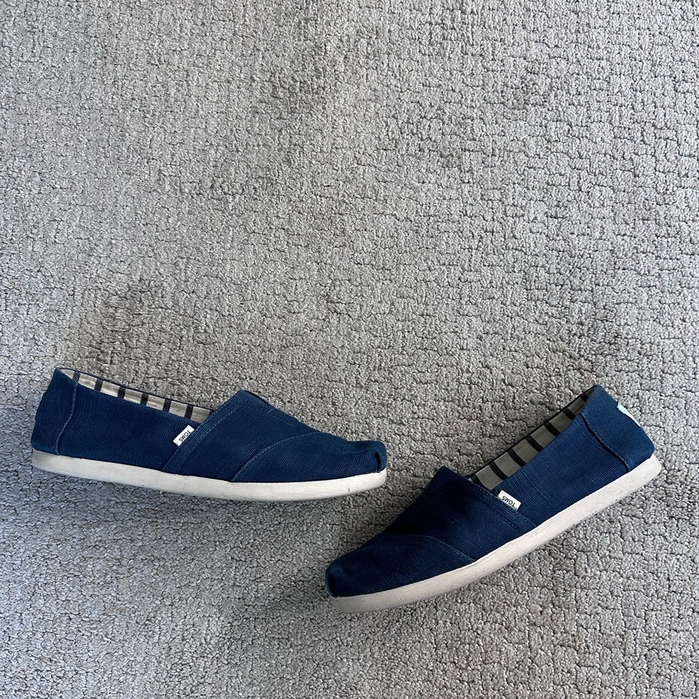 Tom’s Slip Ons